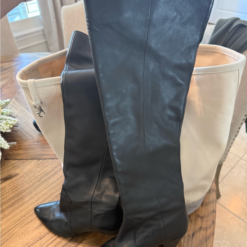Black genuine Leather Knee-High Pointed Toe Boots Vince Camuto size 8